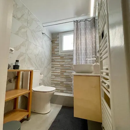 Downtown Apartment *